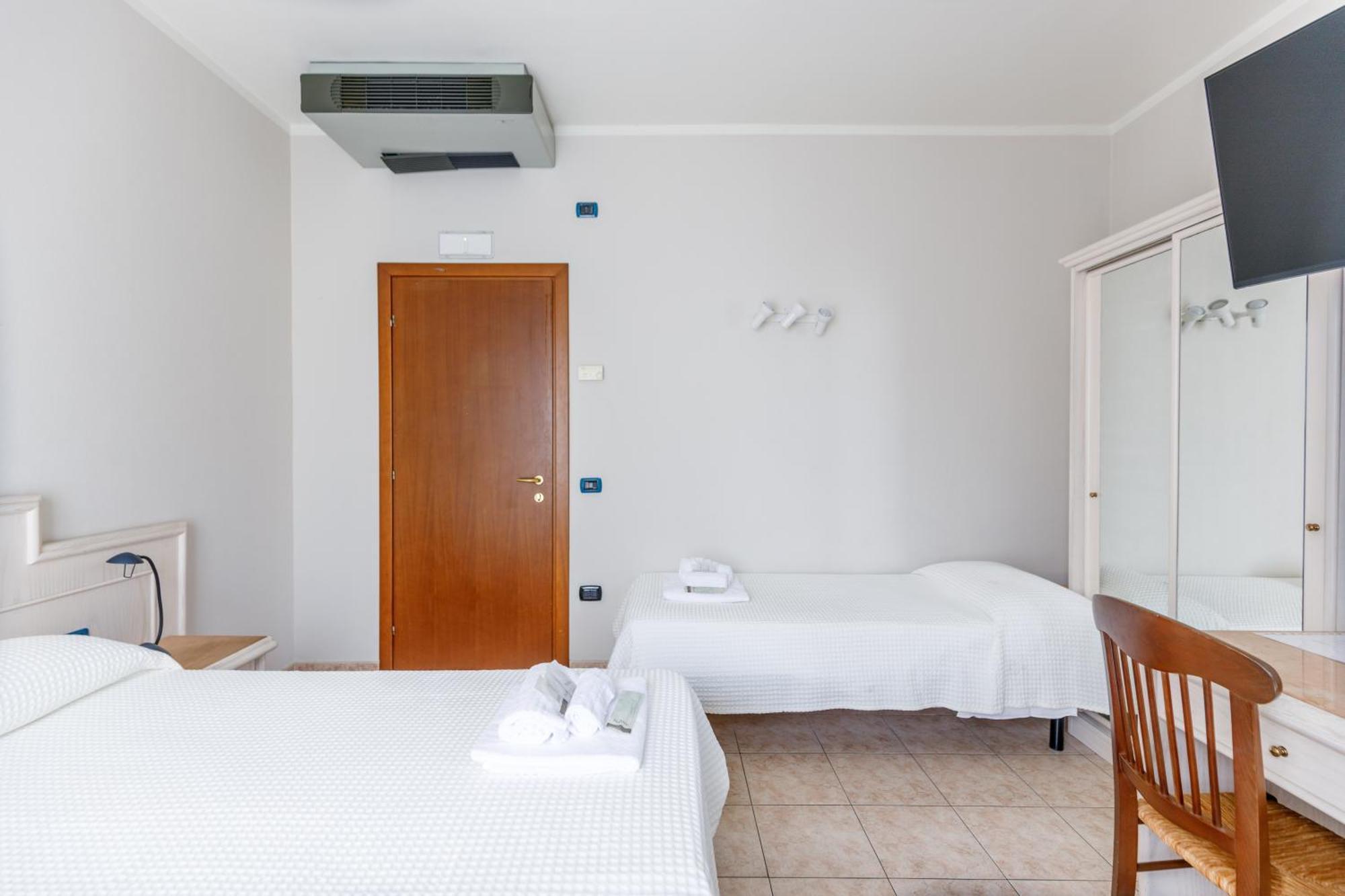 Hotel Classicano Равенна Экстерьер фото